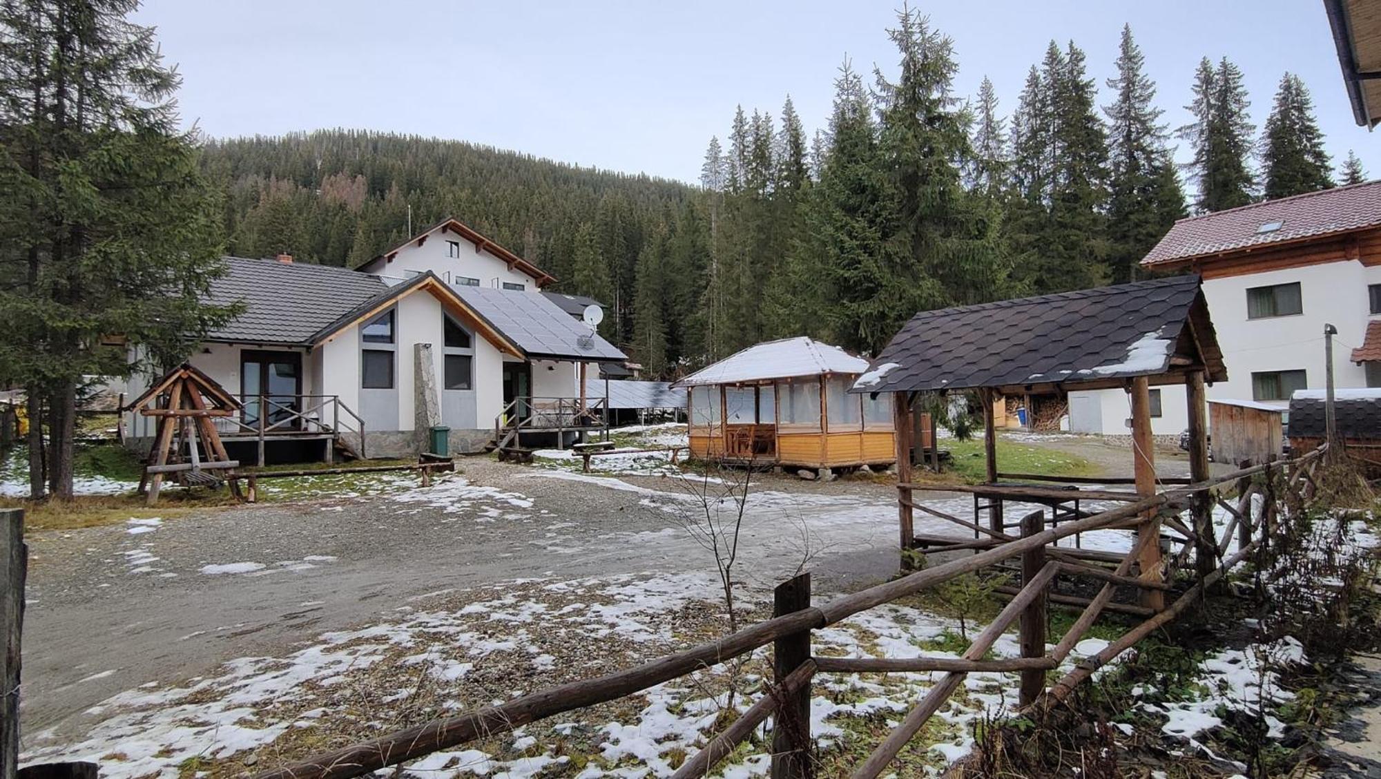 Complex Transalpina Lac Войняса Екстер'єр фото
